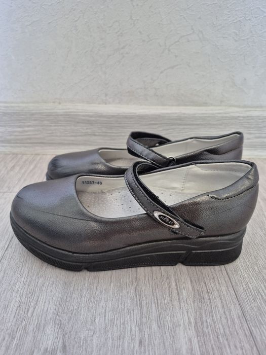 Продаётся обувь для девочек и подростков