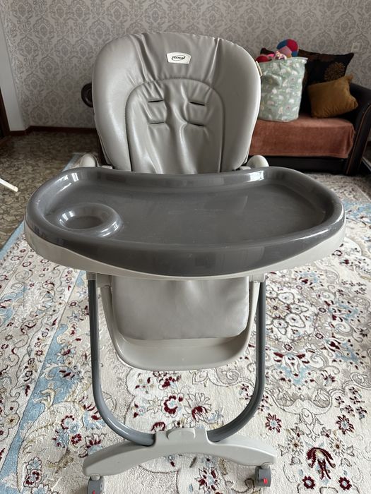 Стульчик для кормления ребенка
