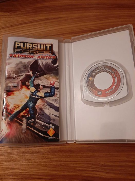 Joc psp Pursuit force extreme justice