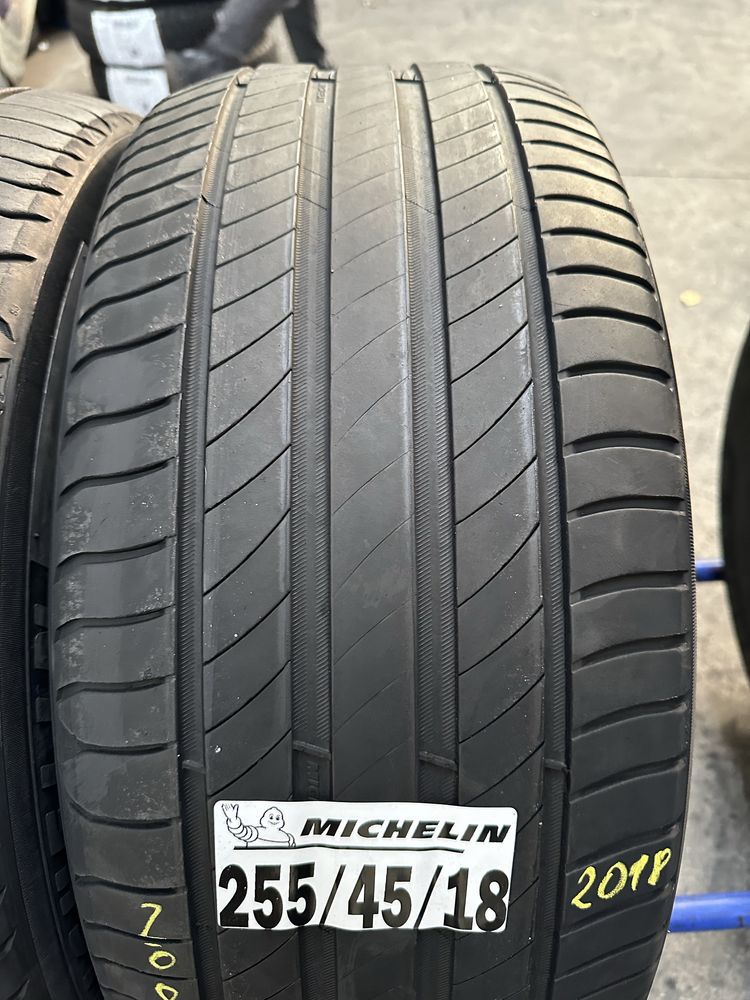 255/45/18 Michelin
