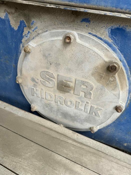 Машина за плочки и бордюри