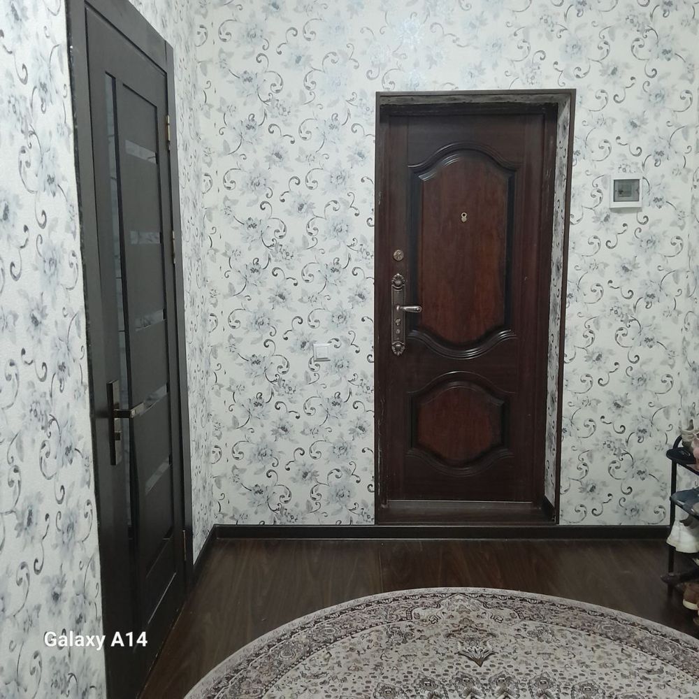 2 хонали квартира сотилади Шарк1