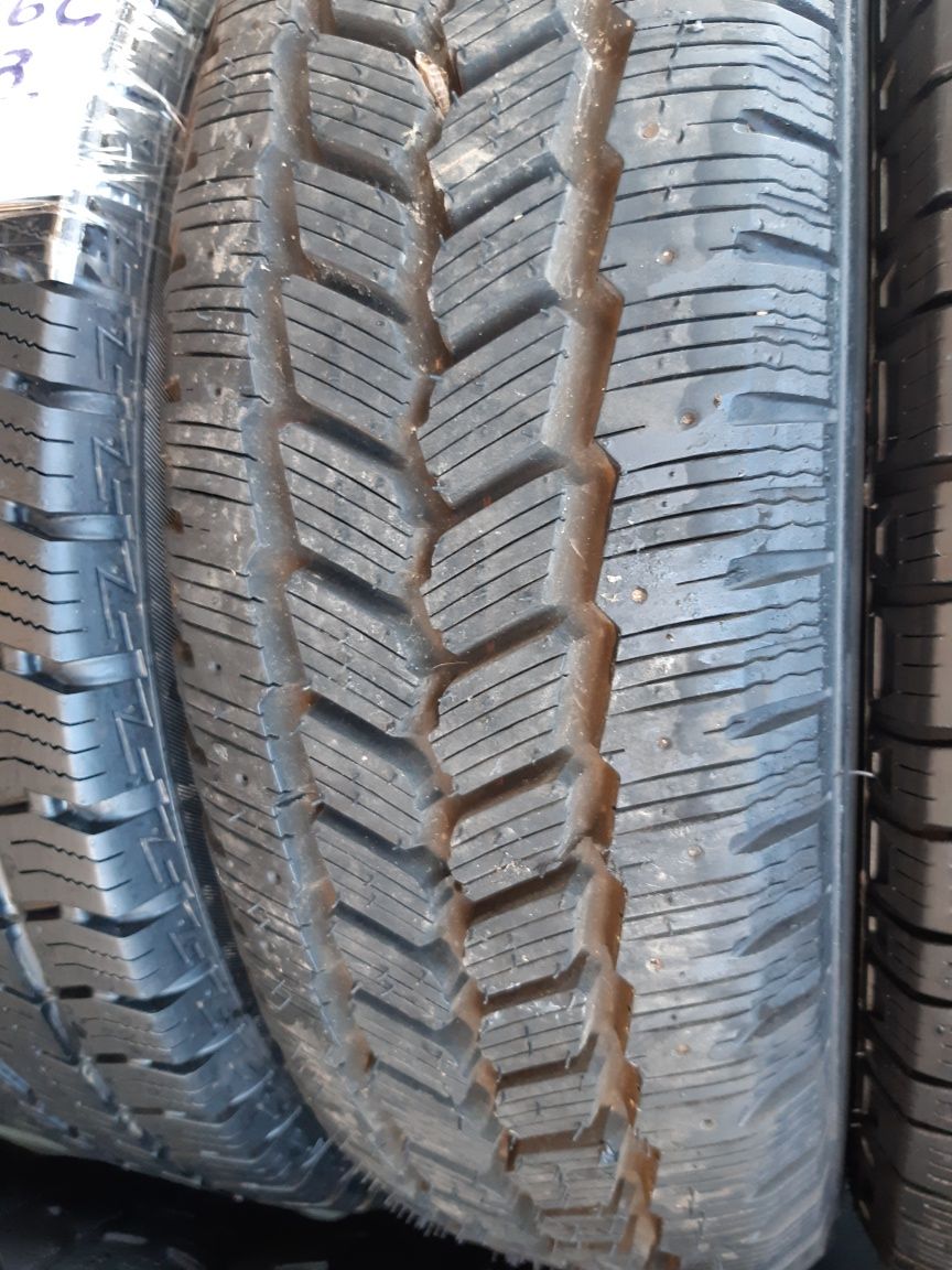 Una anvelopă 195/75r16c iarnă marca Goodyear, preț 250 lei