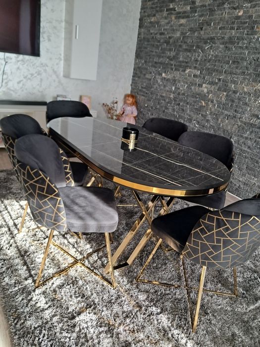 Vând masa cu 6 scaune