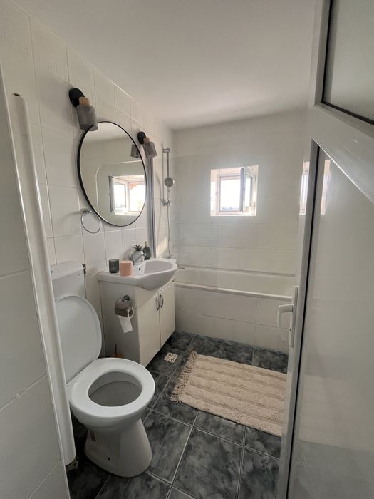 Inchiriez apartament 3 camere in stadion