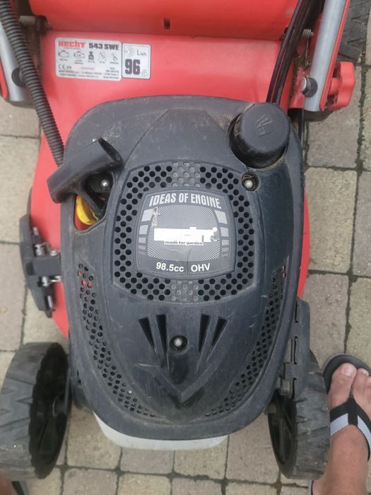 mașina de tuns gazonul **HECHT 543 SWE**