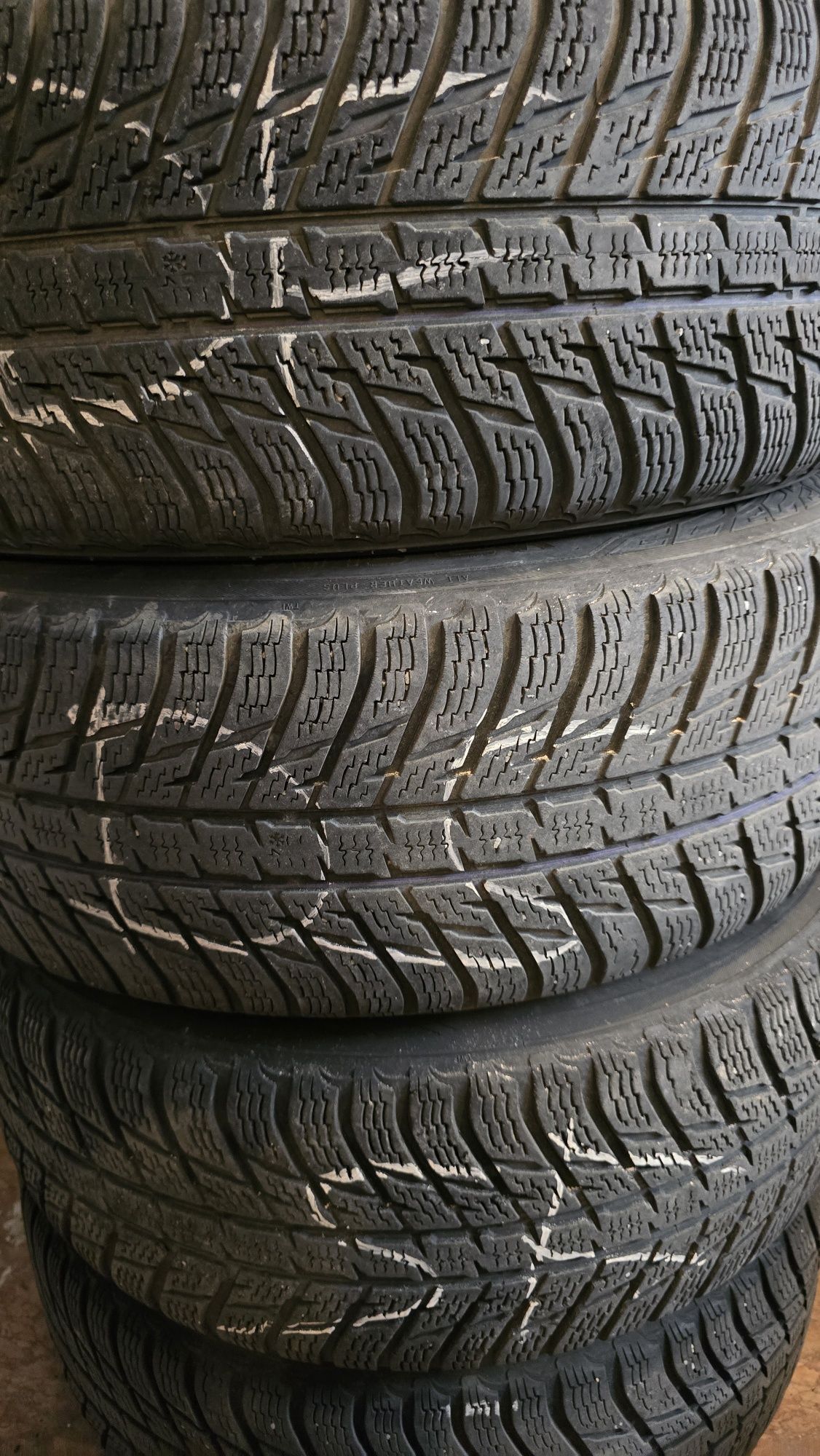 Anvelope iarna 235 60 r17 vara 225/55 R18 all season 215 55 r17