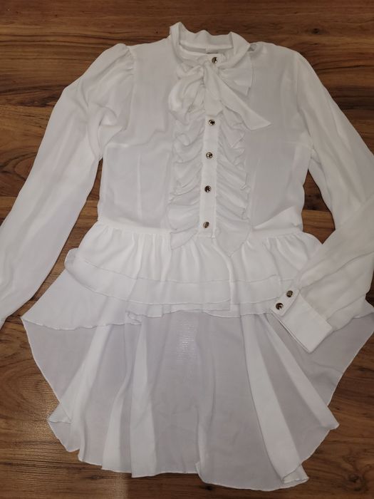 Бяла риза Lucy с удължен гръб