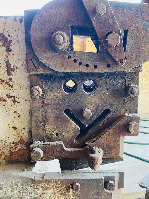 Ghilotina universala