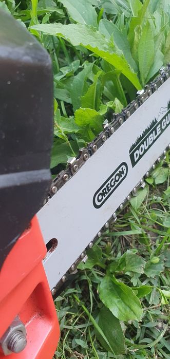 Vând drujbă pentru o mână