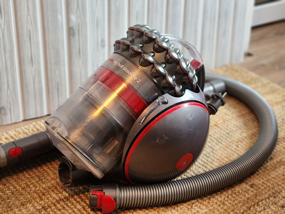 Aspirator Dyson  big ball absolute  2