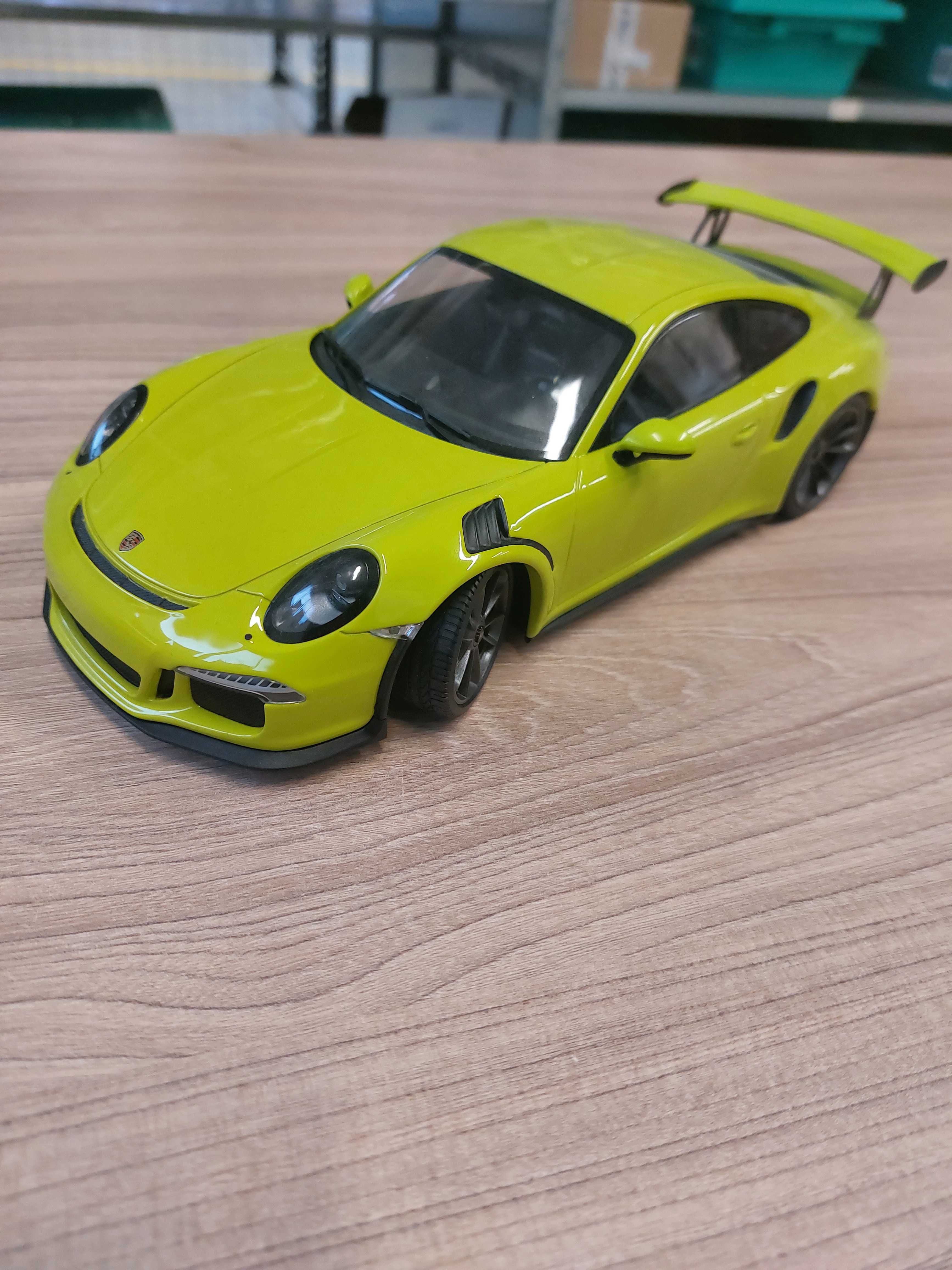 Porsche 911 GT3 RS Green Minichamps 1/18