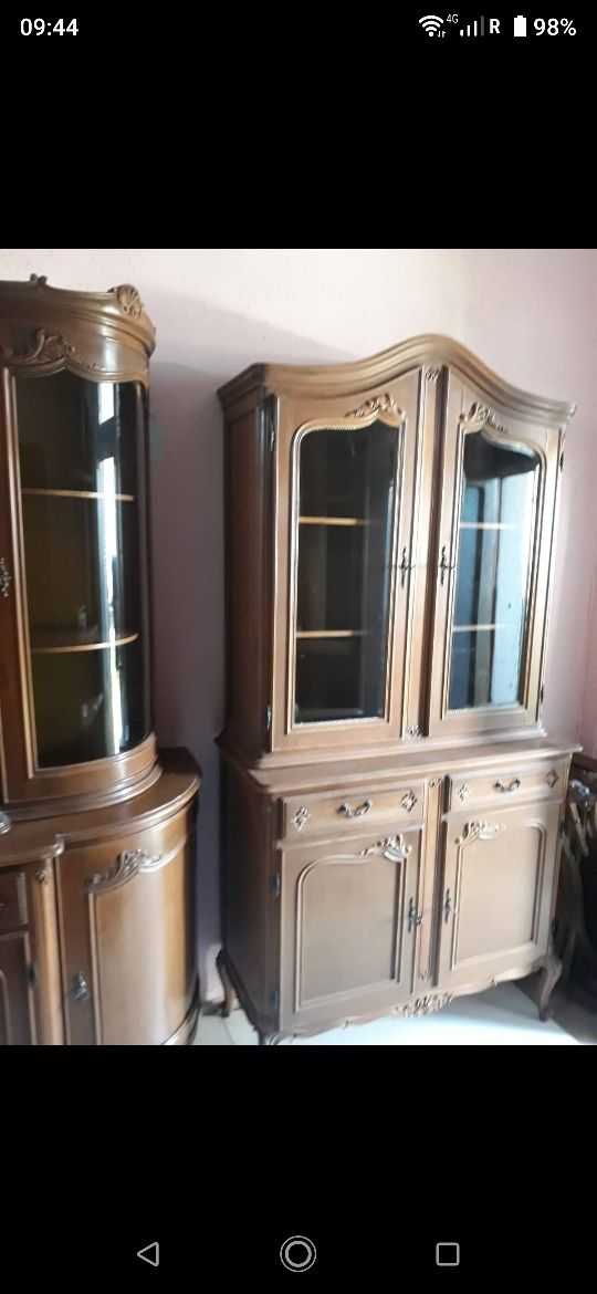 Италиански шкаф витрина