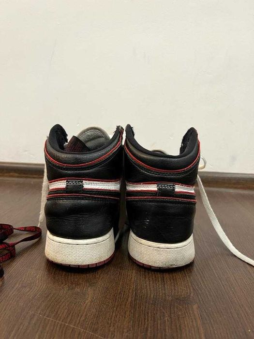 Jordan 1 Retro High Bloodline