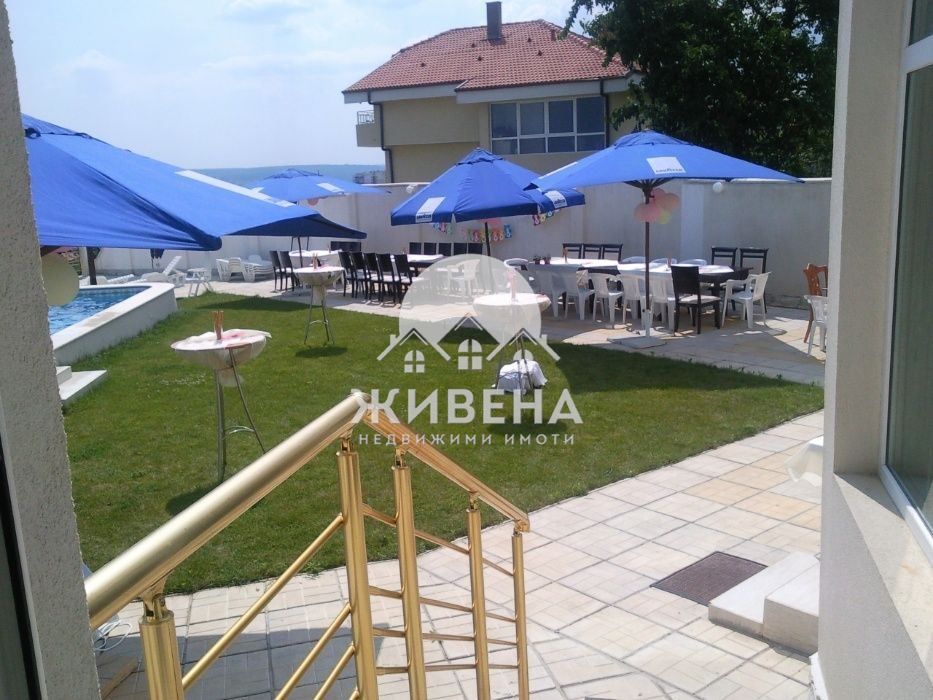 Отдавам под наем къща/ хотел в района на Бриз, РЗП: 850 кв.м