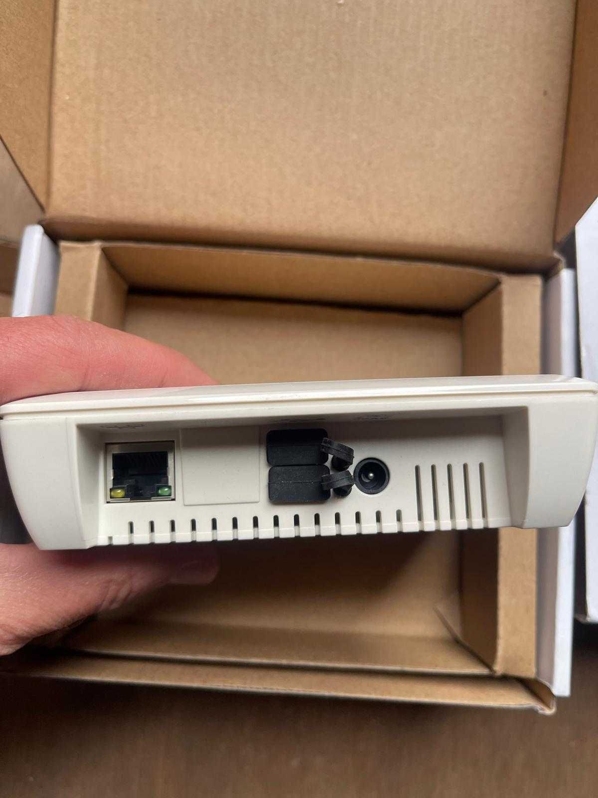 Hub Homematic CCU3 151965A0 cu licență Mediola AIO Creator NEO, alb