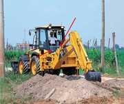 Parbriz/Geam/Luneta pt KOMATSU WB93R–2,WB97R-2,WB97S-2,WB140-2