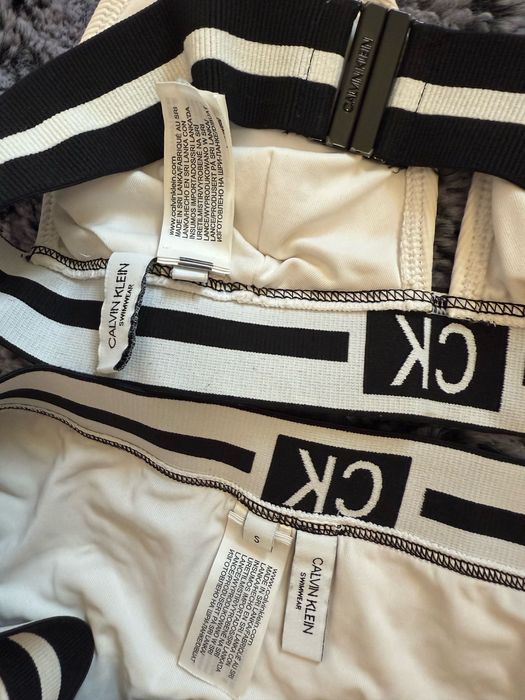 Страхотен оригинален бански Calvin Klein