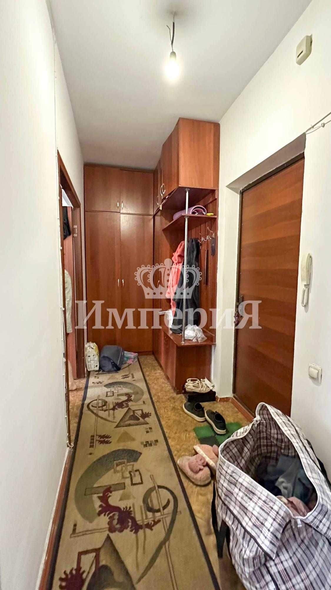Продам 1 комнатную мкр 6 Аида Империя