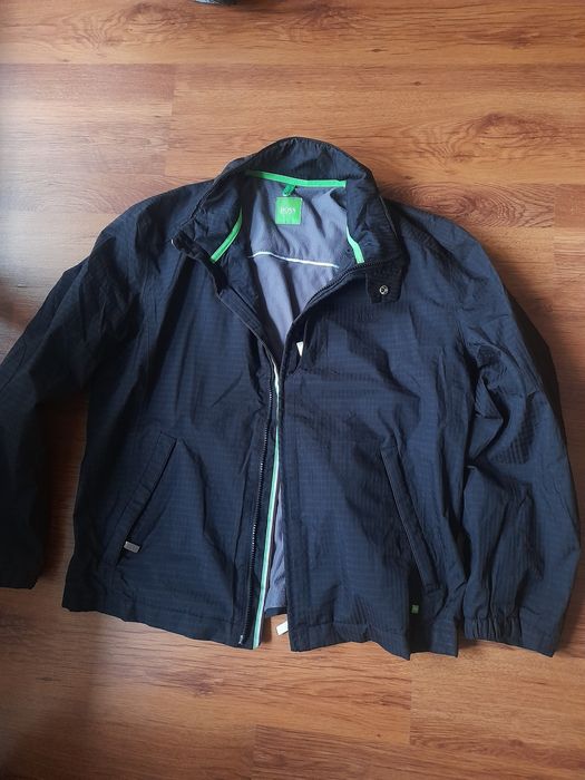 BOSS мъжко яке S размер.