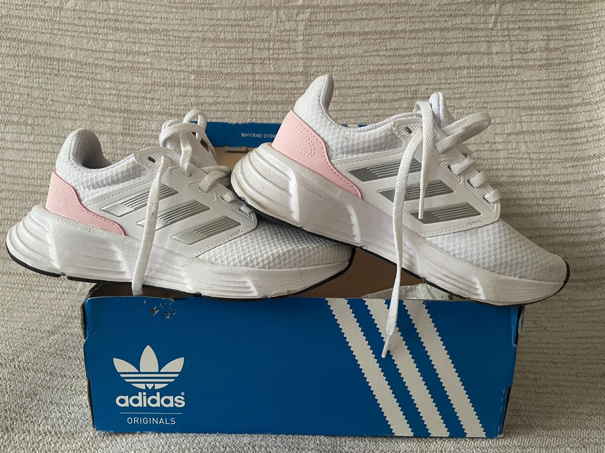 Оригинални дамски маратонки Adidas