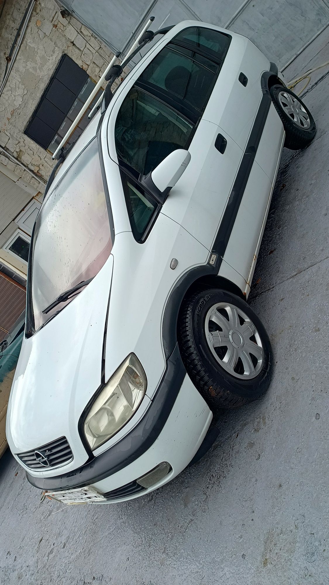 Dezmembrez Opel Zafira A 2002 1.6 benzina