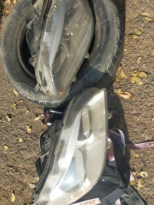 Продам фары на пежо