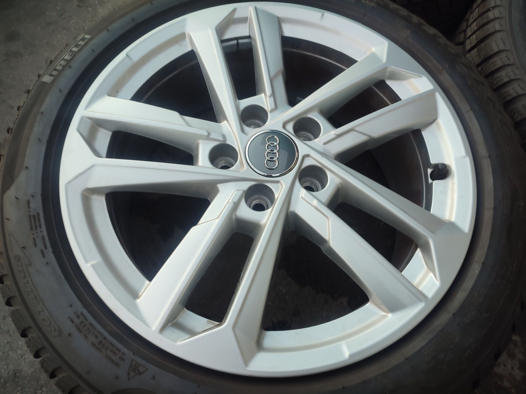 17" оригинални алуминиеви джанти за Audi A3.