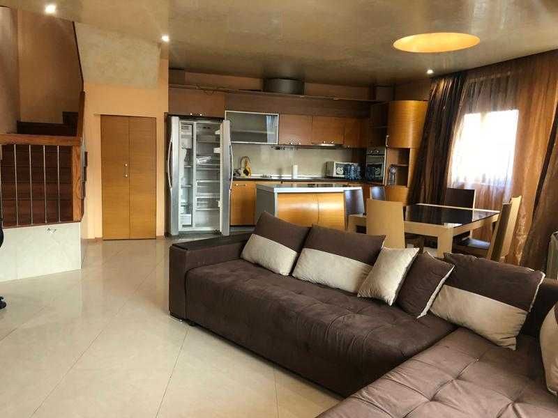 Продаваме Четиристаен Апартамент В Манастирски Ливади.