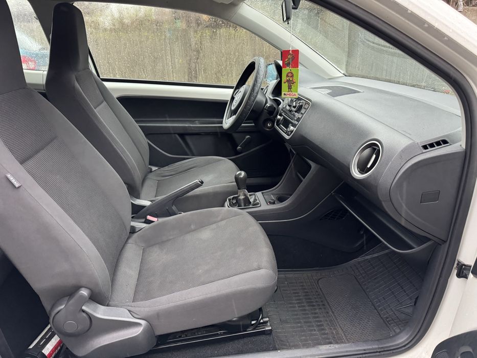 Vw up! an fab 2013 motor 1.0 MPI benzina tva deductibil!!