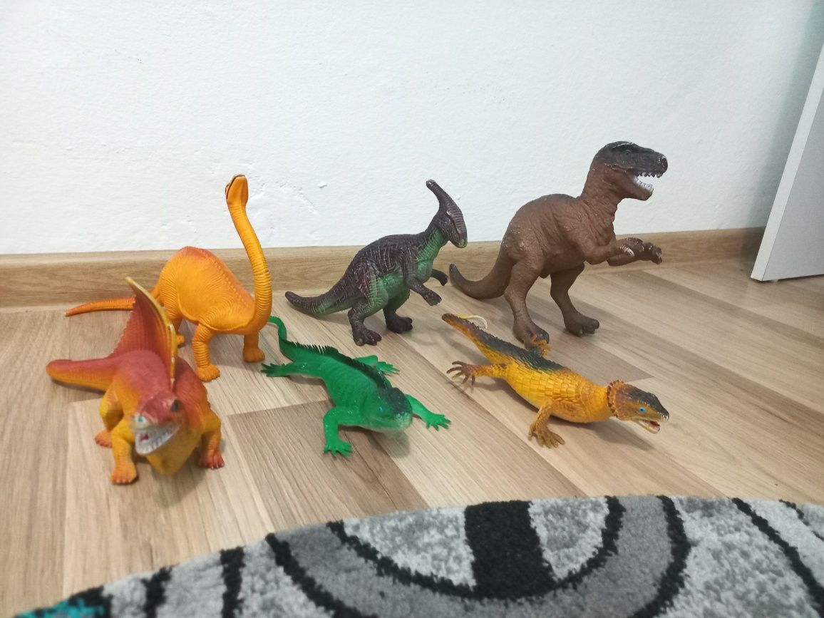 Dinozauri de vânzare