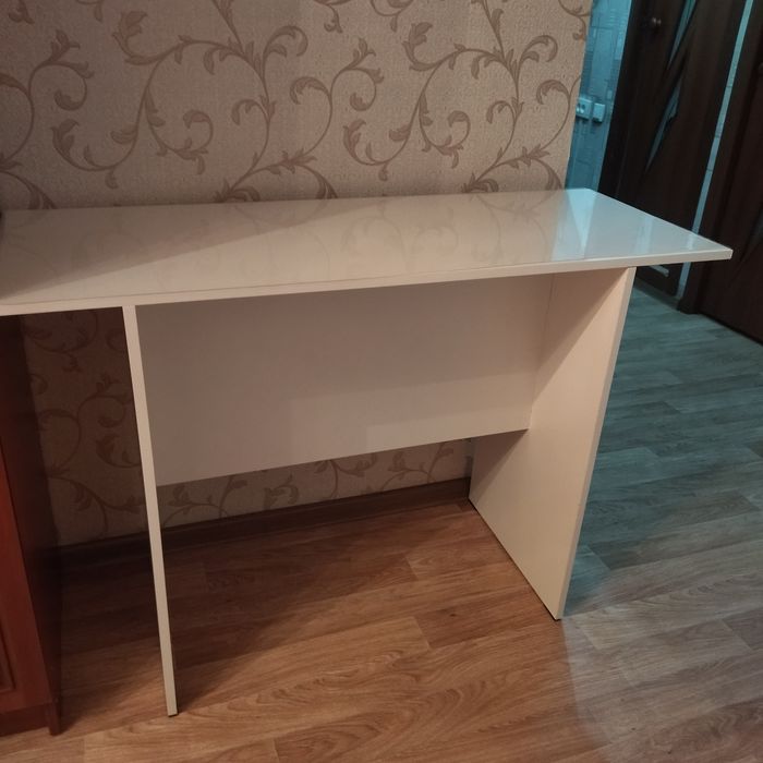 Продам стол,в хорошем состоянии.