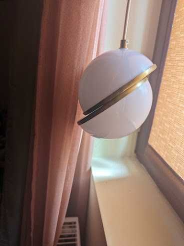 Pendul (lampa).noua in cutie.alb cu auriu 2 bucati