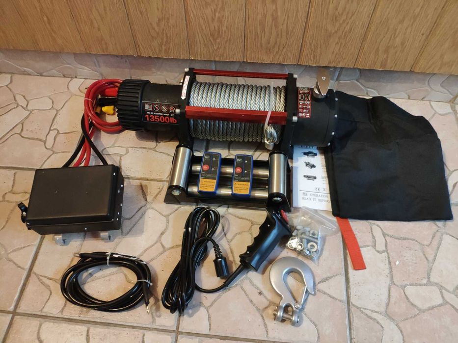 Troliu 12V 13500LBS AUTO / PLATFORMA 12V (6.2T) + 2 Telecomenzi NOU