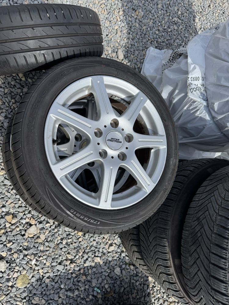 Джанти с гуми 5/112 ET42 6J R15 перфекни летни гуми размер 175/55R15