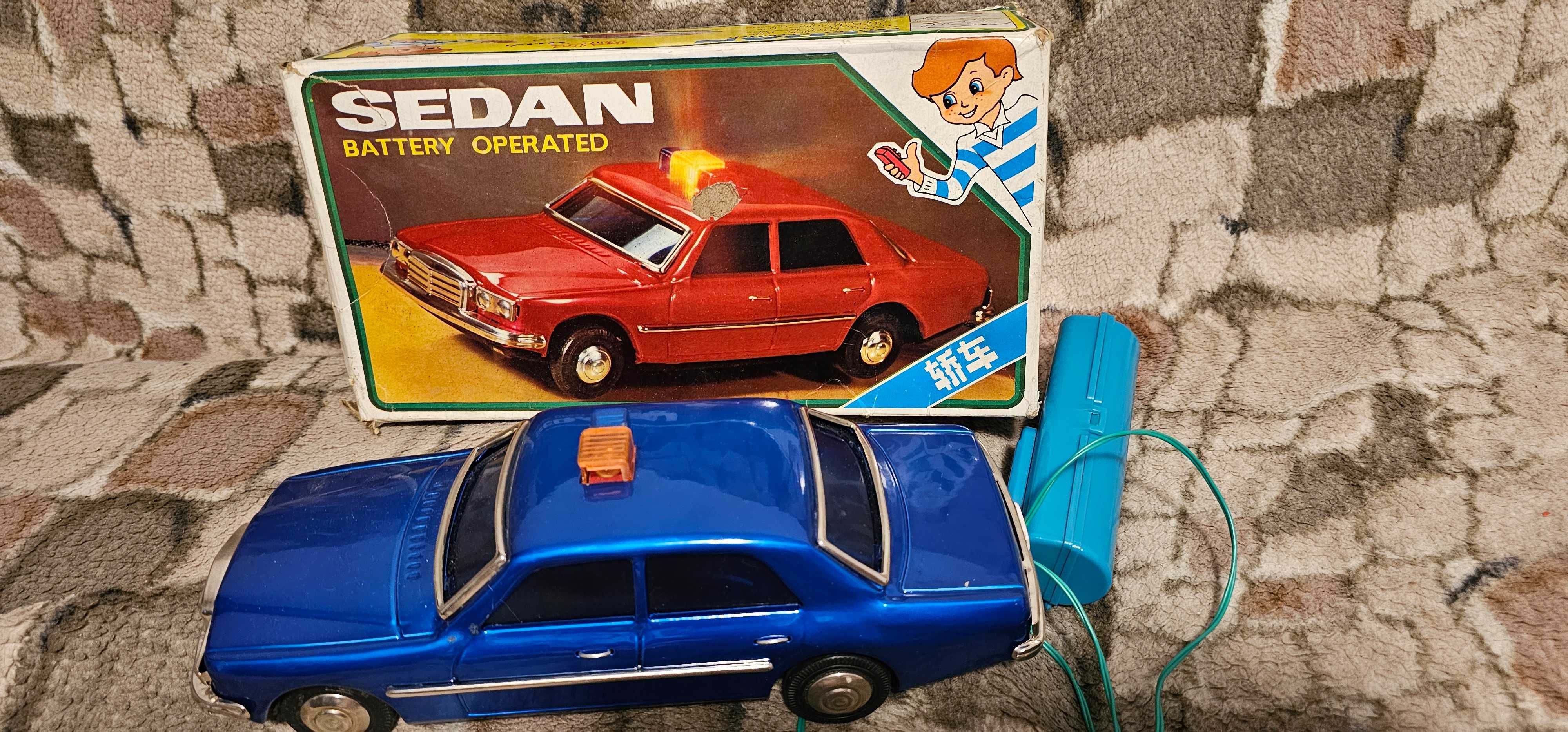 Vintage toy car: SEDAN, Battery Operated (Made in China)