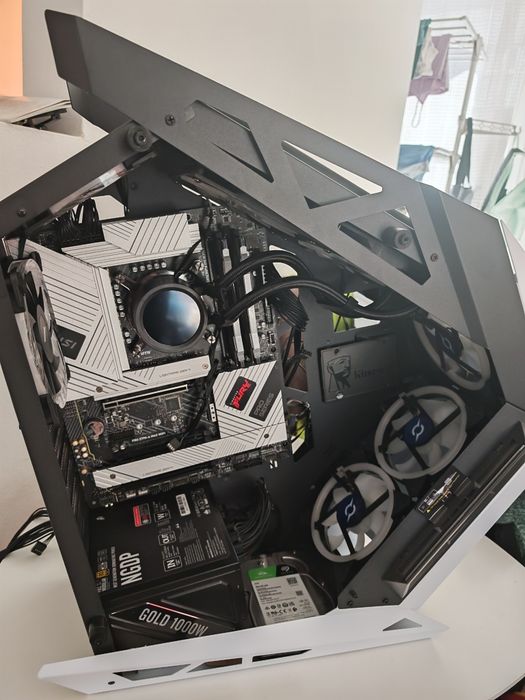 Vând kit placă de bază plus procesor i7 14700k cu garanție!