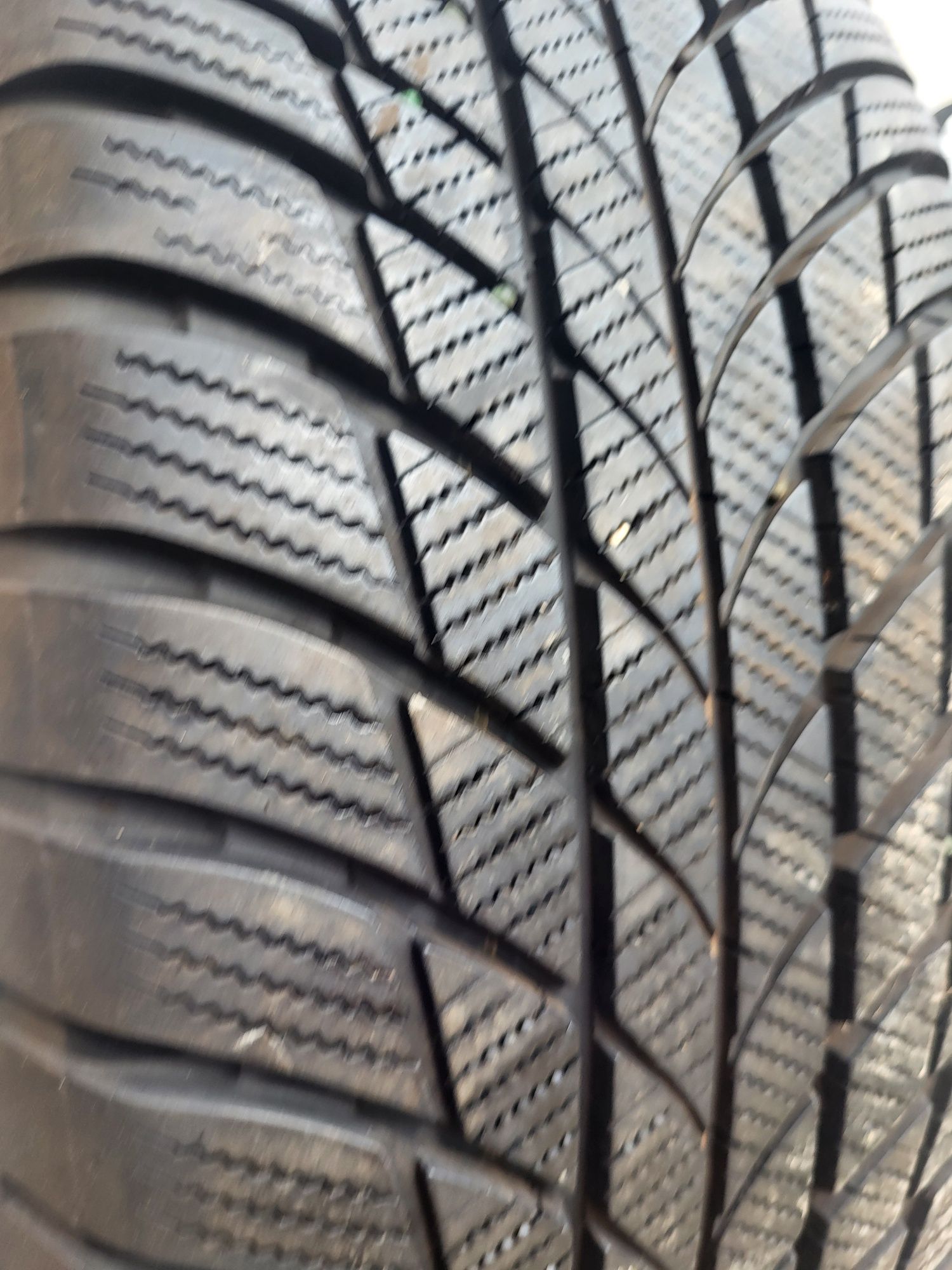 2 бр зимни 225/60/18 Bridgestone