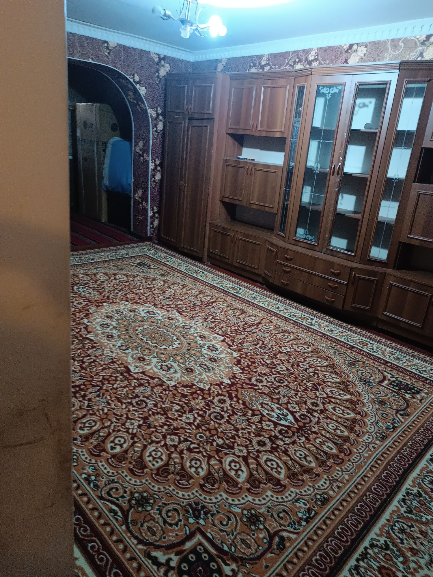 Srochni kvartiraga qo'yamiz  oilaga arintir Bektemir fud sut bozor old
