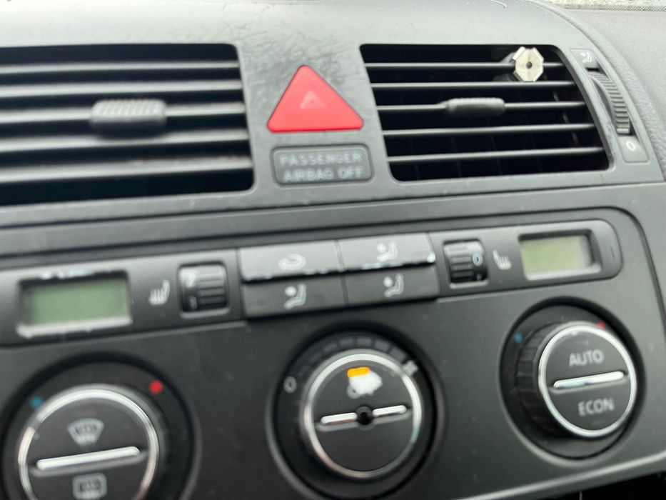 Volkswagen Toran 1.6 FSI Trapă crlig inpecabil