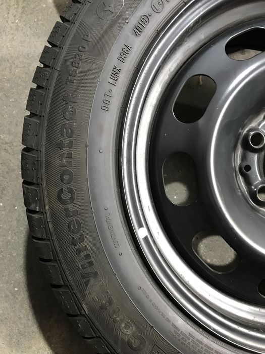 Set jante tabla BMW cu anvelope de iarna 195 65 16