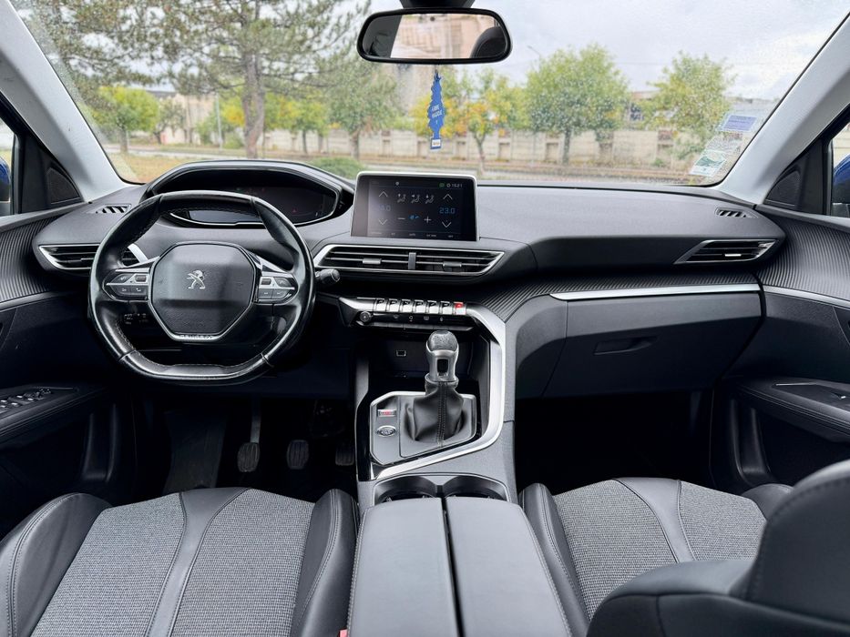 Peugeot 3008 PureTech 130 CP, Allure, Manual