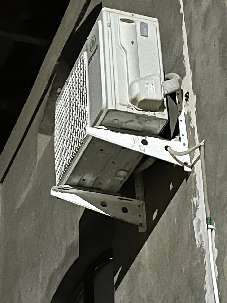 Ishlatilgan konditsioner sotiladi 24 tali bez inverter SITRONIC .