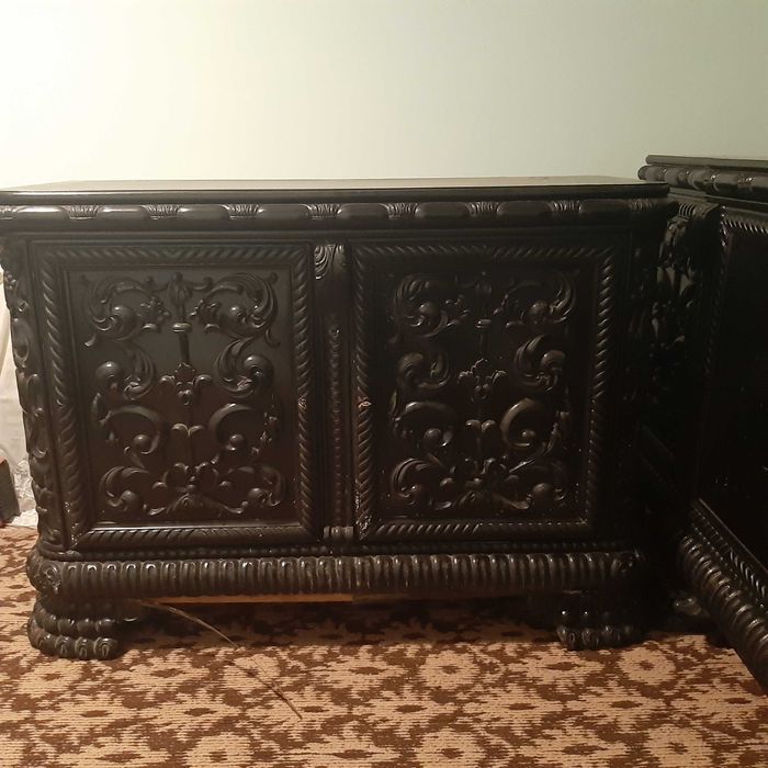 Mobila veche de sufragerie