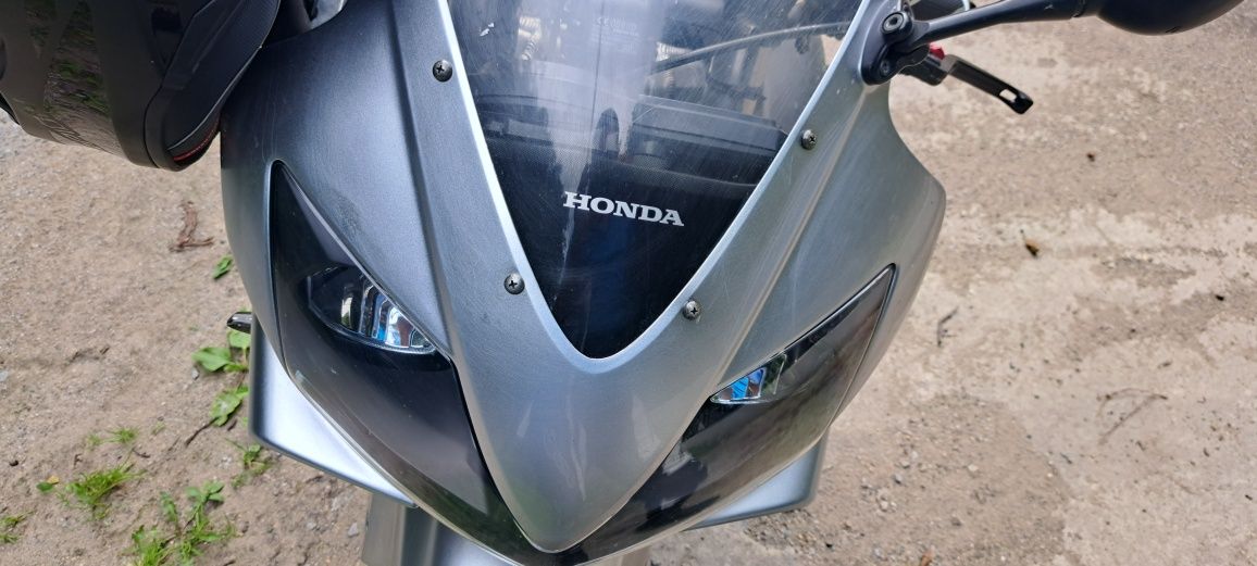 Motocicleta Honda CBR F4i 600