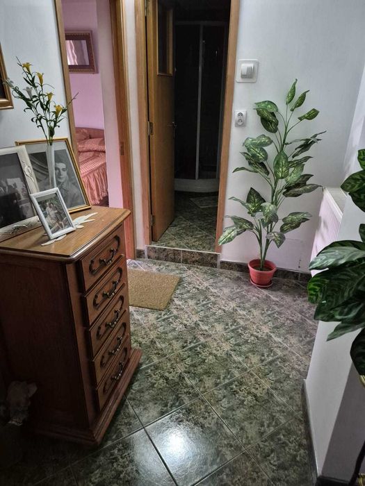 Vând Apartament 3 camere, Zona Teilor, Pitești