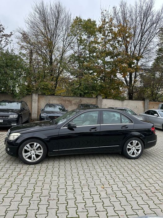 Mercedes Benz C Class 2.2 D 2011 euro 5 unic proprietar de la 0 km