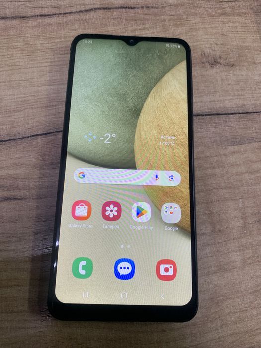 Продам телефоны б.у