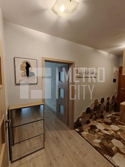 Продава се Тристаен апартамент в София, Младост 2 - 100 кв.м за 11 €/кв.м - Снимка #3