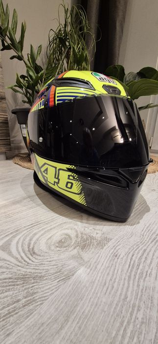 Продавам каска AGV K1 Soleluna Valentino Rossi VR 46